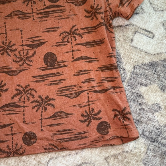 Old navy orange palm tree tshirt - Picture 2 of 6